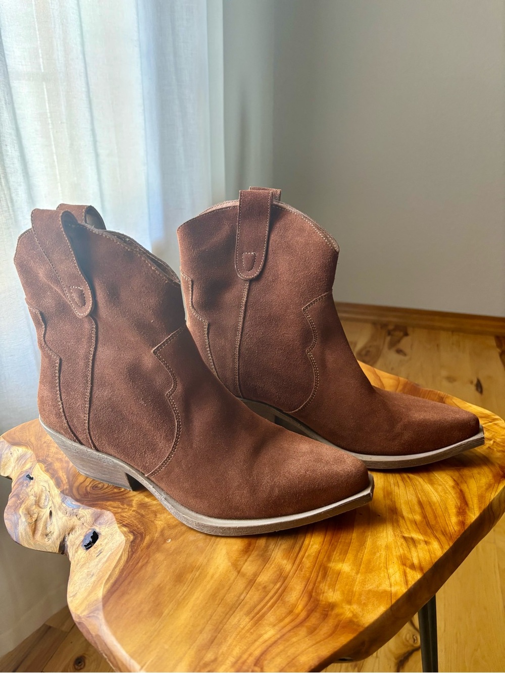 Suede Western Steve Madden Booties. Size 11